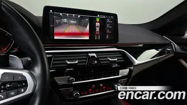 BMW 5 Series 2022 — Şəkil 19/20