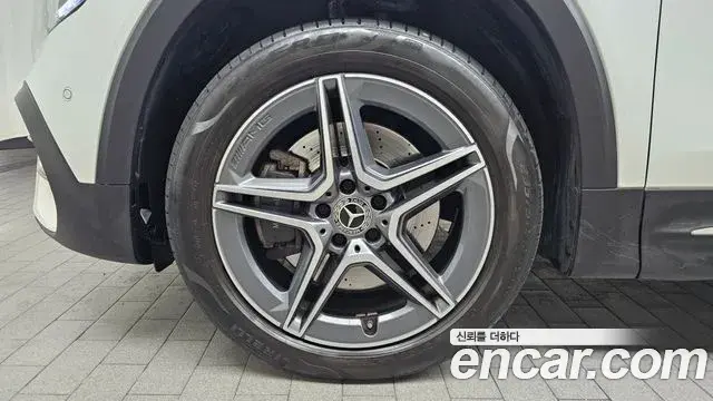 Mercedes-Benz GLB-Class 2020 — Фото 5/20
