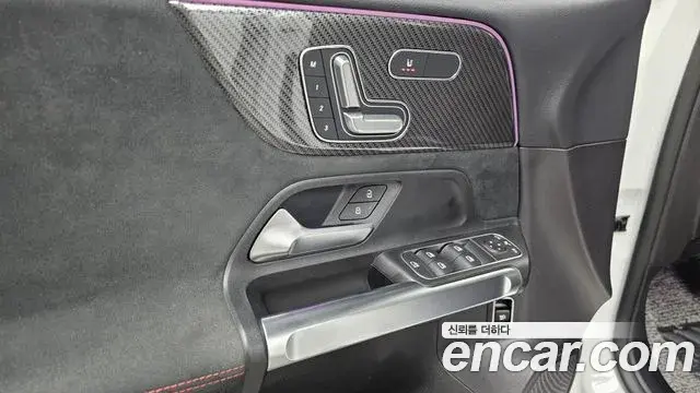 Mercedes-Benz GLB-Class 2020 — Фото 18/20