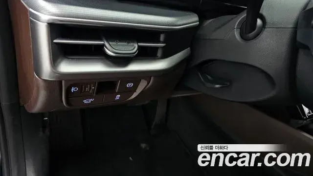 Hyundai Grandeur Hybrid 2023 — Şəkil 19/20