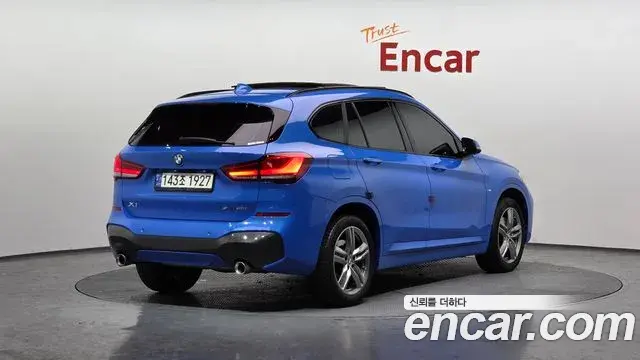 BMW X1 2021 — Şəkil 18/20