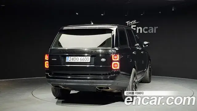 Land Rover Range Rover 2018 — Şəkil 8/20