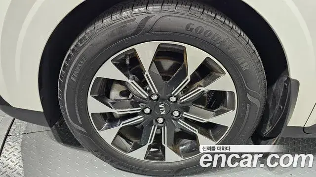 Kia Carnival 2020 — Фото 5/20