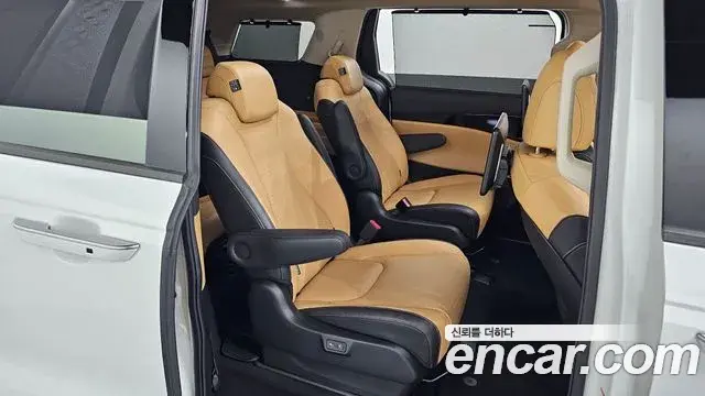 Kia Carnival 2020 — Фото 12/20