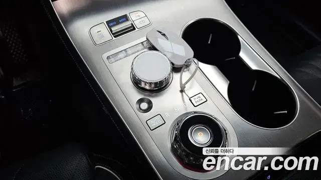 Genesis GV70 2024 — ფოტო 19/20