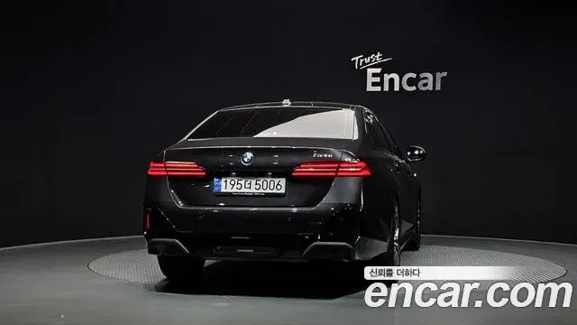 BMW 5 Series 2024 — Şəkil 10/20