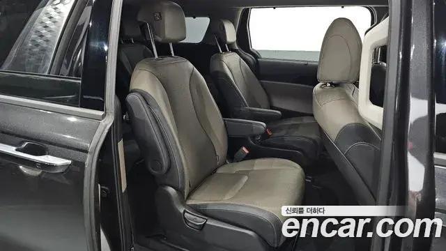 Kia Carnival 2025 — ფოტო 20/35