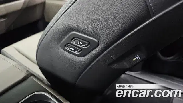 Kia Carnival 2025 — ფოტო 8/35