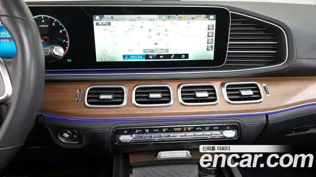 Mercedes-Benz GLE-Class 2021 — ფოტო 2/14