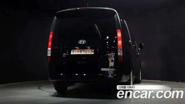 Hyundai Staria 2025 — Şəkil 8/20
