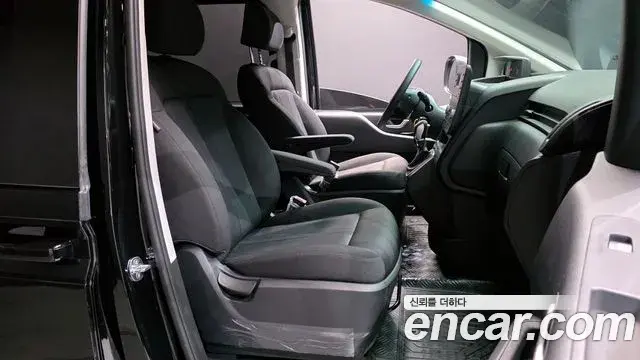 Hyundai Staria 2025 — Şəkil 12/20