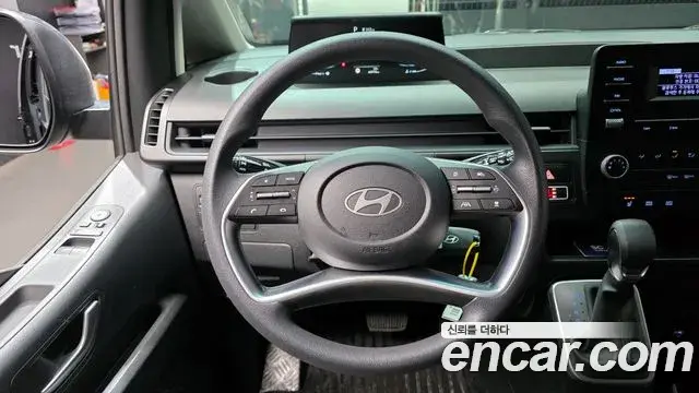 Hyundai Staria 2025 — Şəkil 13/20