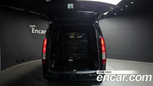Hyundai Staria 2025 — Şəkil 18/20