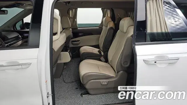 Kia Carnival 2021 — Фото 11/20