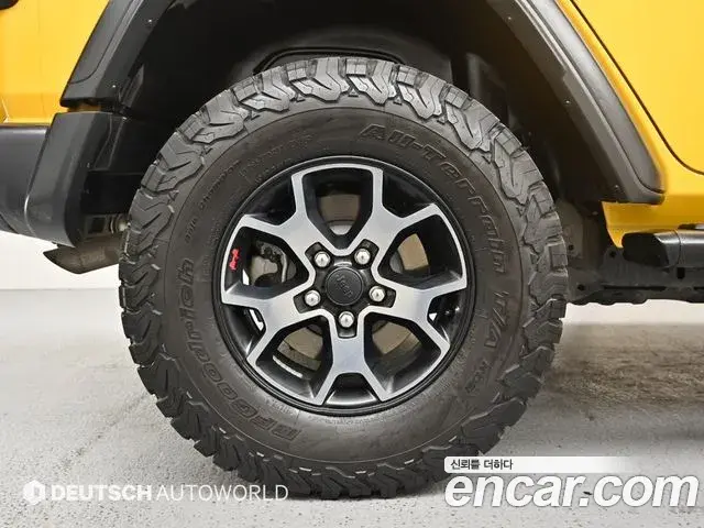 Jeep Wrangler 2019 — ფოტო 16/20