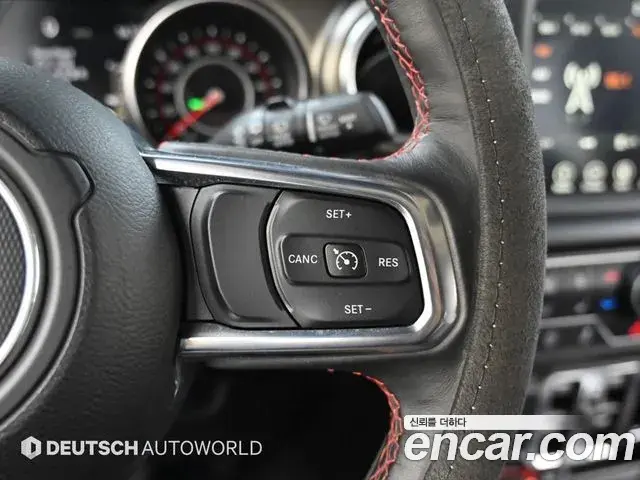 Jeep Wrangler 2019 — ფოტო 15/20