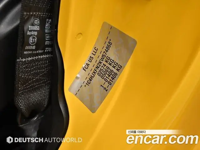 Jeep Wrangler 2019 — ფოტო 7/20