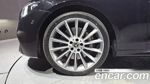 Mercedes-Benz E-Class 2021 — Şəkil 14/20
