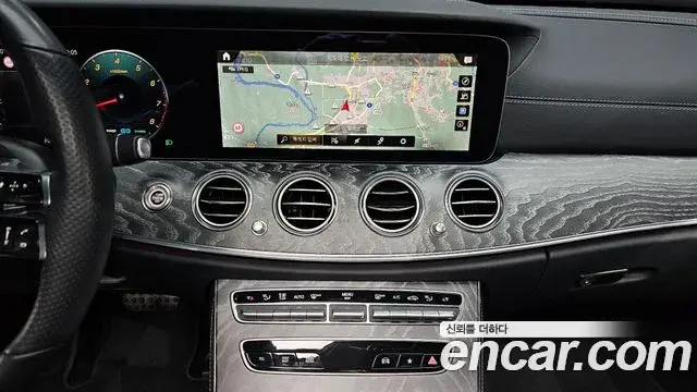 Mercedes-Benz E-Class 2021 — Şəkil 15/20