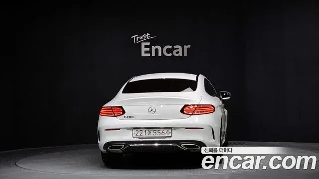 Mercedes-Benz C-Class 2020 — ფოტო 4/20