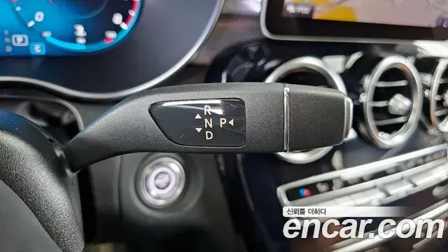 Mercedes-Benz C-Class 2020 — ფოტო 19/20
