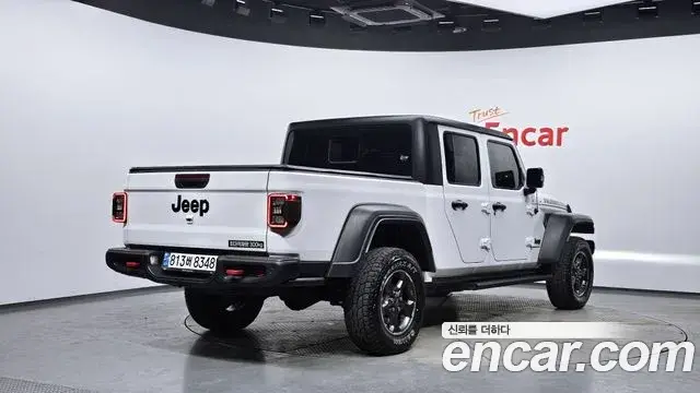 Jeep Gladiator 2023 — Şəkil 19/20