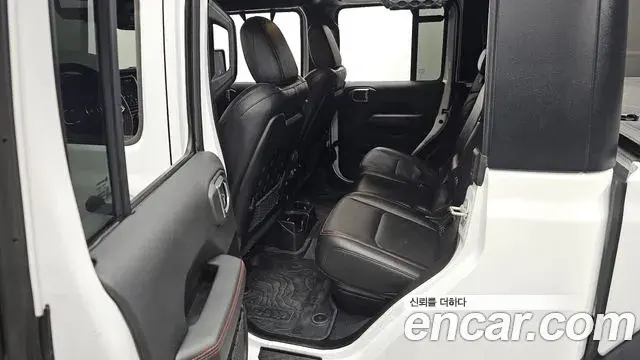 Jeep Gladiator 2023 — Şəkil 18/20