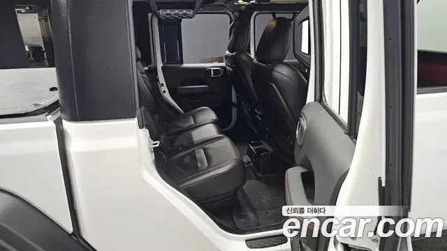 Jeep Gladiator 2023 — Şəkil 20/20