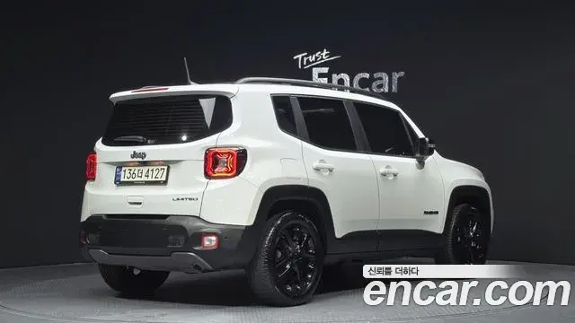 Jeep Renegade 2023 — Фото 2/20