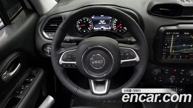 Jeep Renegade 2023 — Фото 13/20