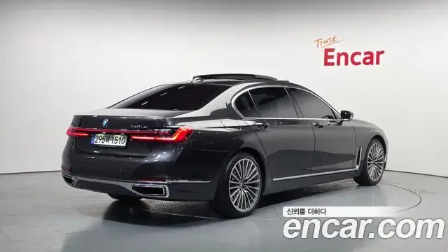 BMW 7 Series 2021 — ფოტო 11/20