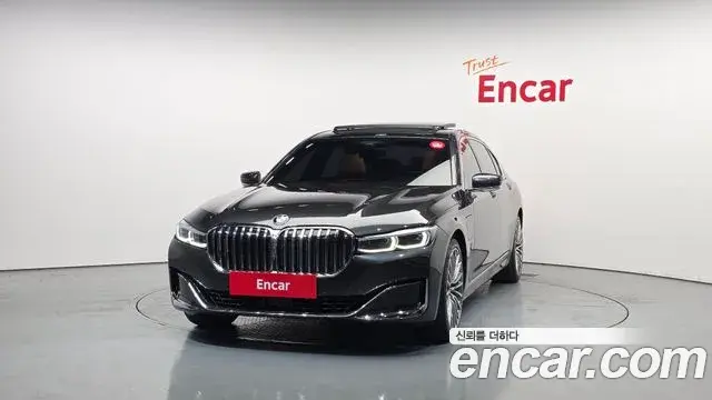 BMW 7 Series 2021 — ფოტო 18/20