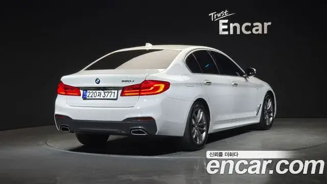 BMW 5 Series 2018 — Фото 2/20