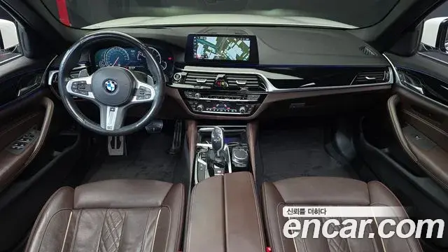BMW 5 Series 2018 — Фото 7/20
