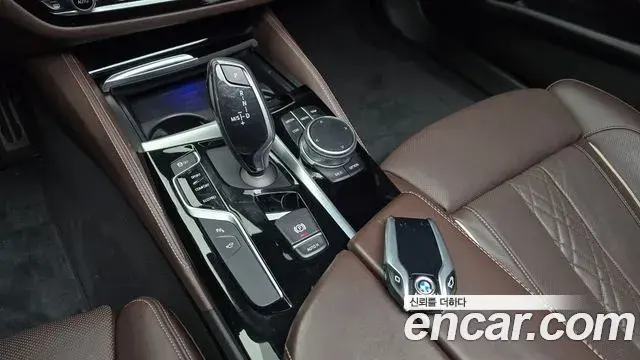 BMW 5 Series 2018 — Фото 9/20