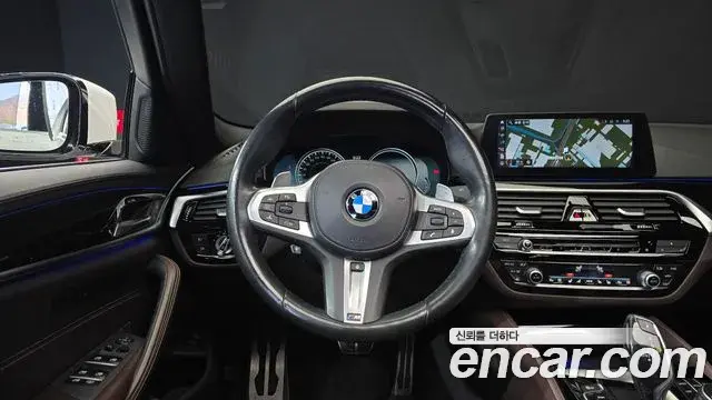 BMW 5 Series 2018 — Фото 13/20