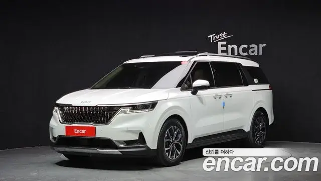 Kia Carnival 2021 — Фото 1/20