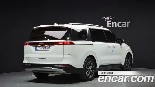 Kia Carnival 2021 — Фото 2/20