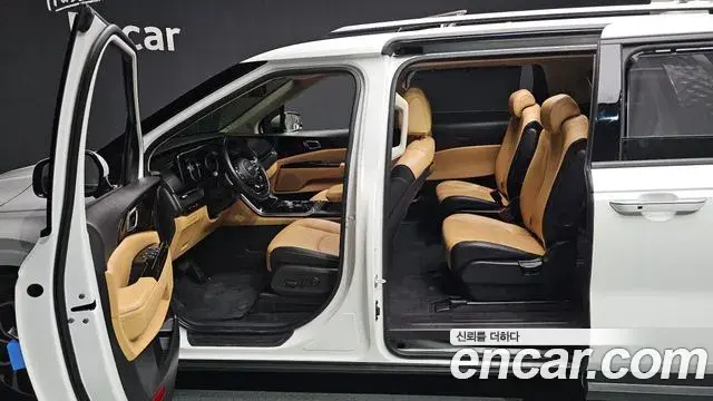 Kia Carnival 2021 — Фото 10/20