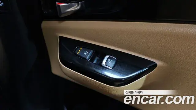 Kia Carnival 2021 — Фото 19/20