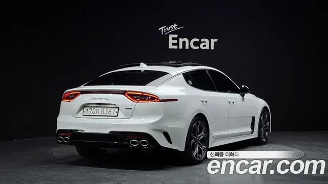 Kia Stinger 2020 — Фото 2/20