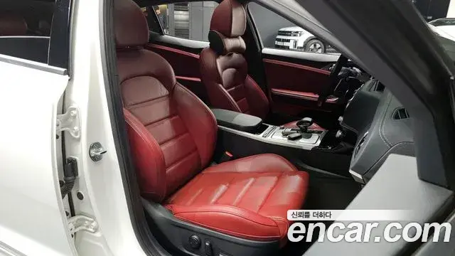 Kia Stinger 2020 — Фото 10/20