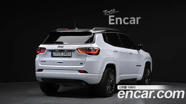 Jeep Compass 2022 — ფოტო 14/20
