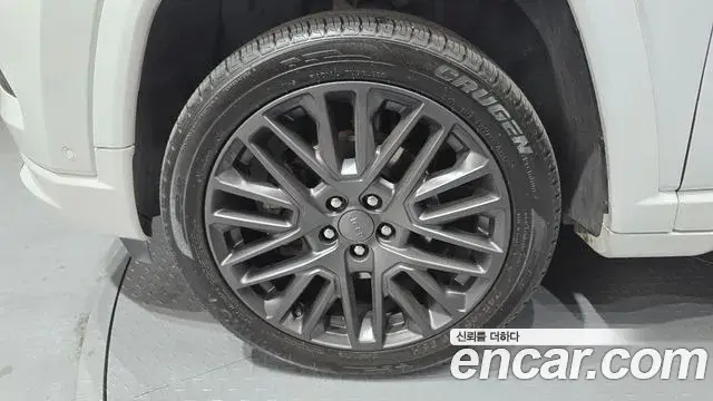 Jeep Compass 2022 — ფოტო 7/20