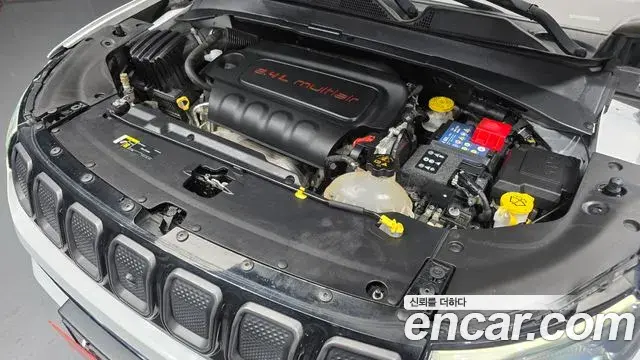 Jeep Compass 2022 — ფოტო 3/20