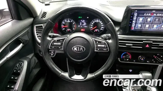 Kia Seltos 2021 — Фото 13/20
