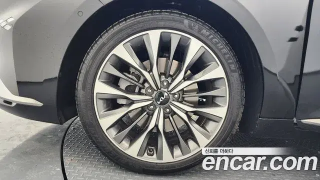 Kia K8 2023 — Photo 16/20