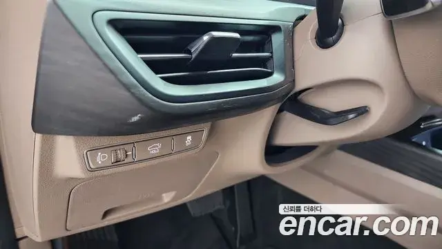 Kia K8 2023 — Photo 12/20