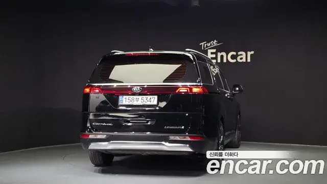 Kia Carnival 2021 — Фото 4/20