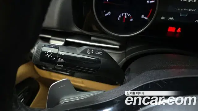 Kia Carnival 2021 — Фото 16/20